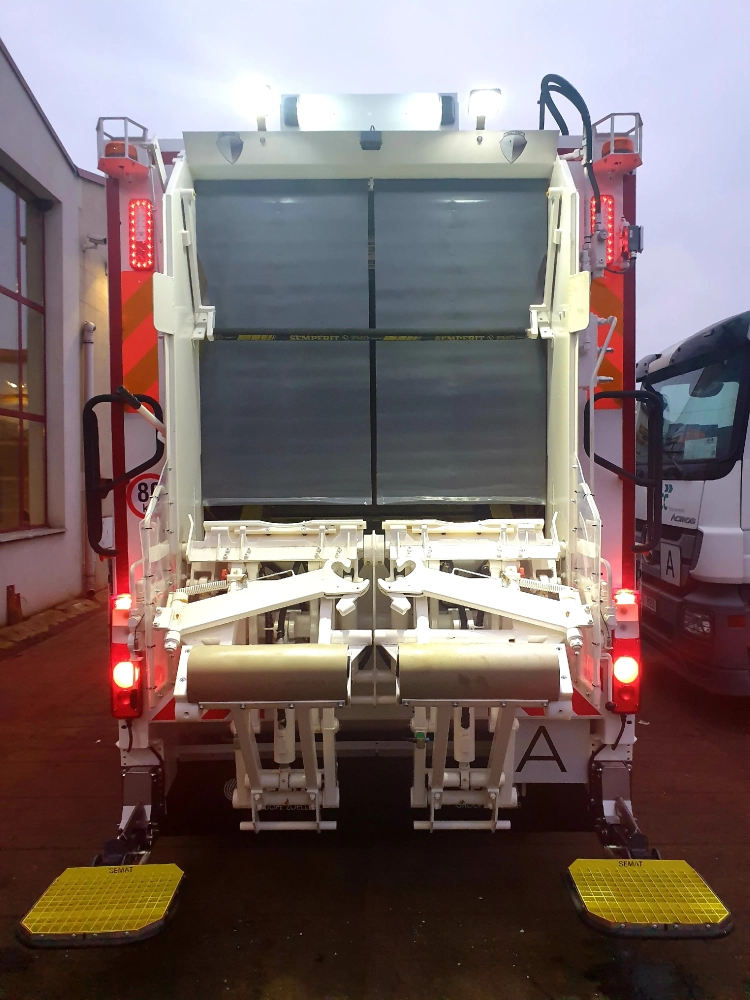 Vyklápěč UVK 2021 - DM